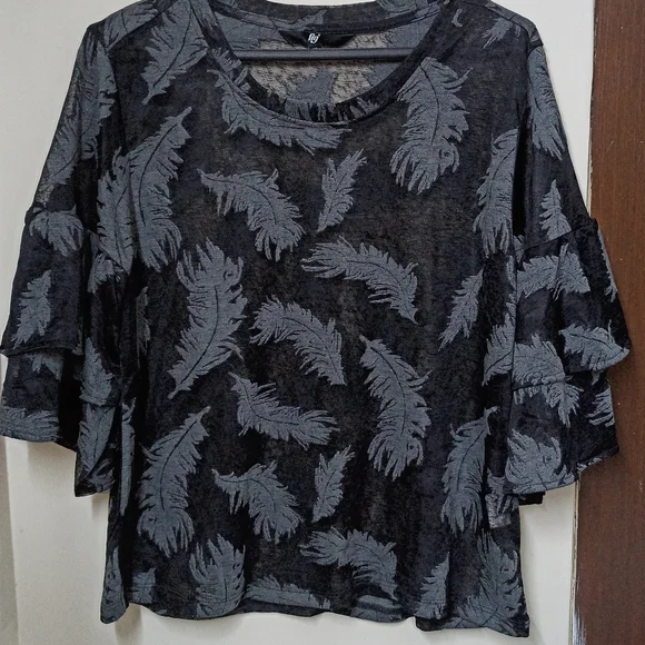 Fig Black Top - Picture 3 of 9